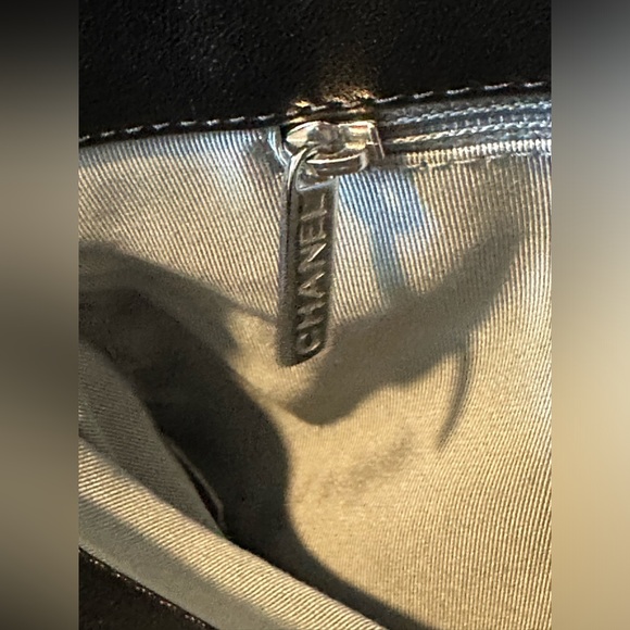 CHANEL black & white authentic CC Lipstick Chain Shoulder Bag patent leather - Picture 5 of 11